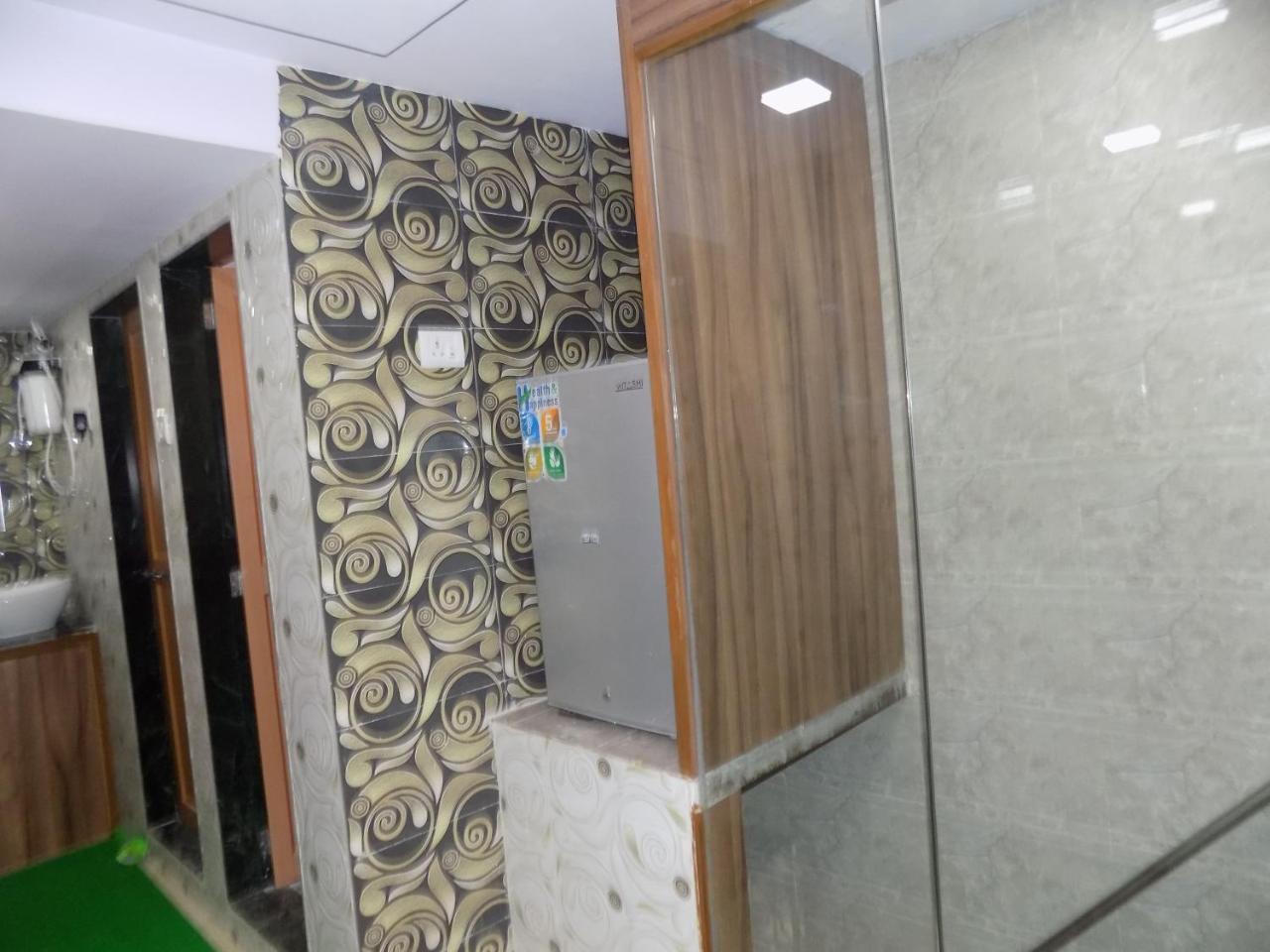 Metro Inn Dormitory Мумбаи Экстерьер фото